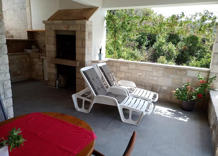 Contessa Robinson House