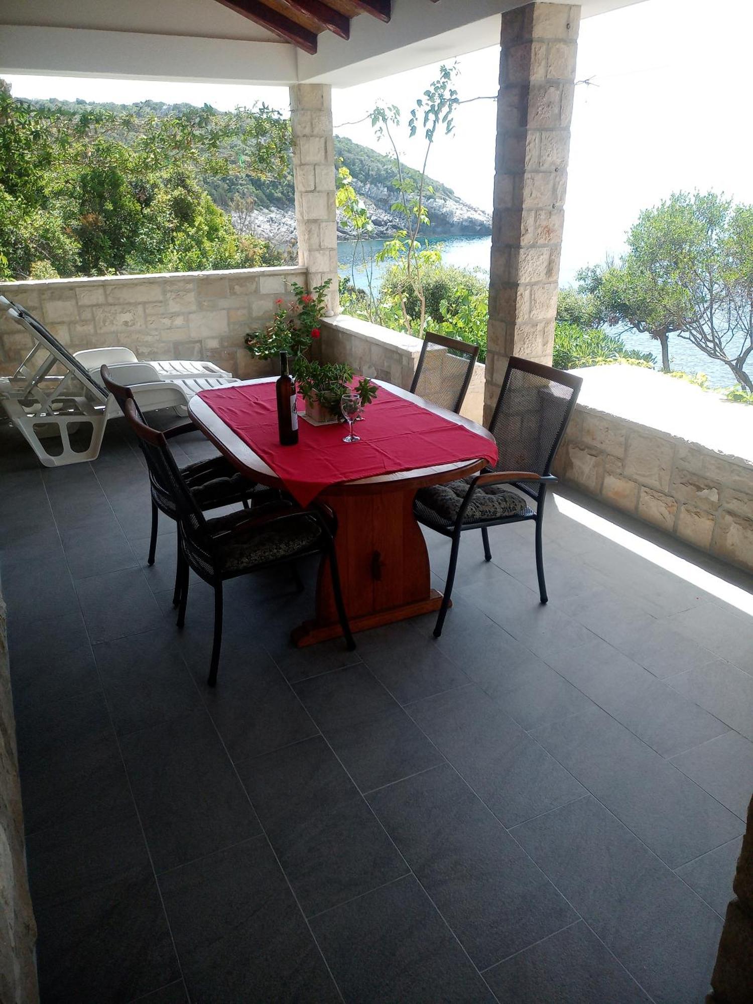 Contessa Robinson House